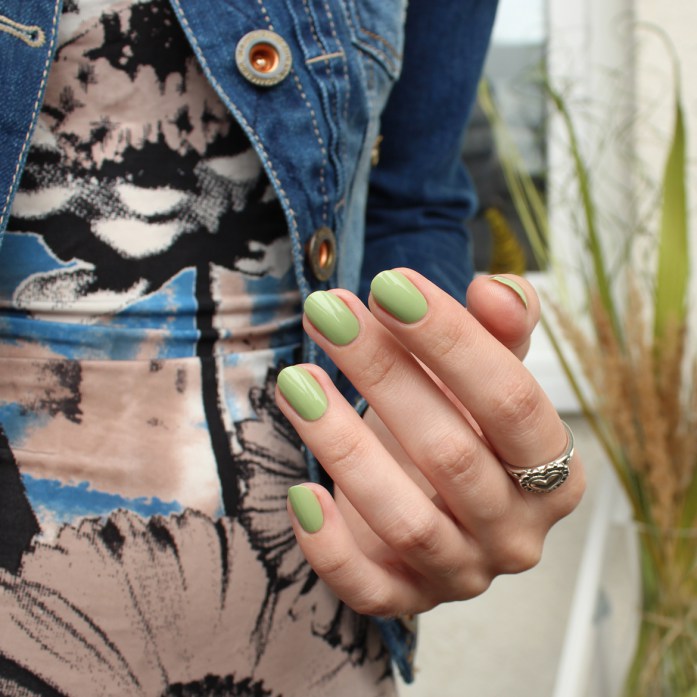 Lipstick nail shape design